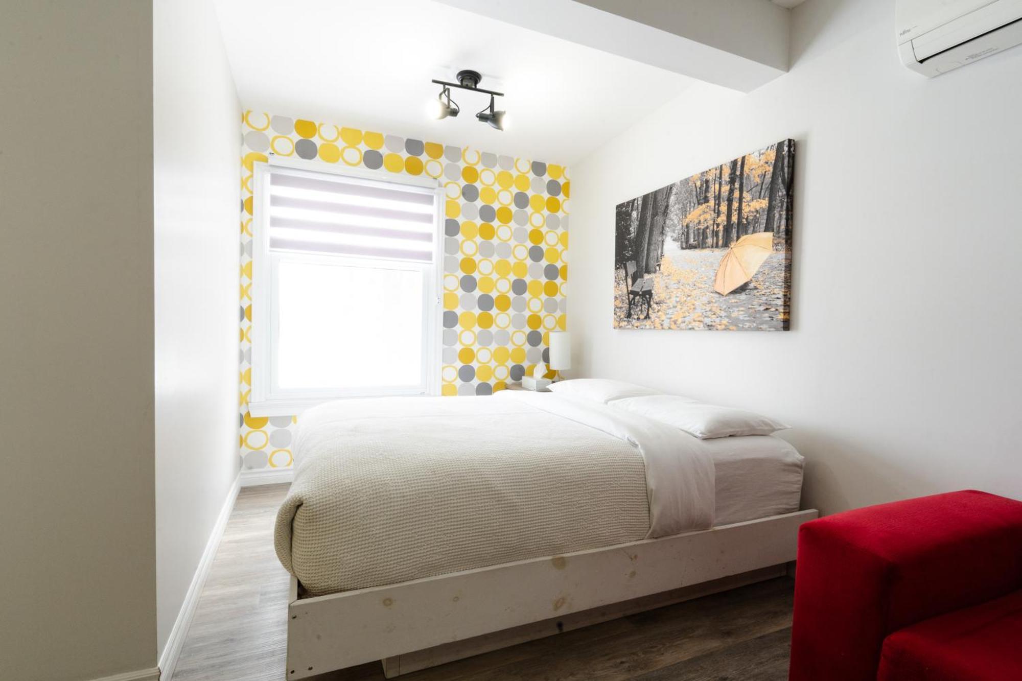 Hotel Les Quatre Bonheurs Amqui Bagian luar foto