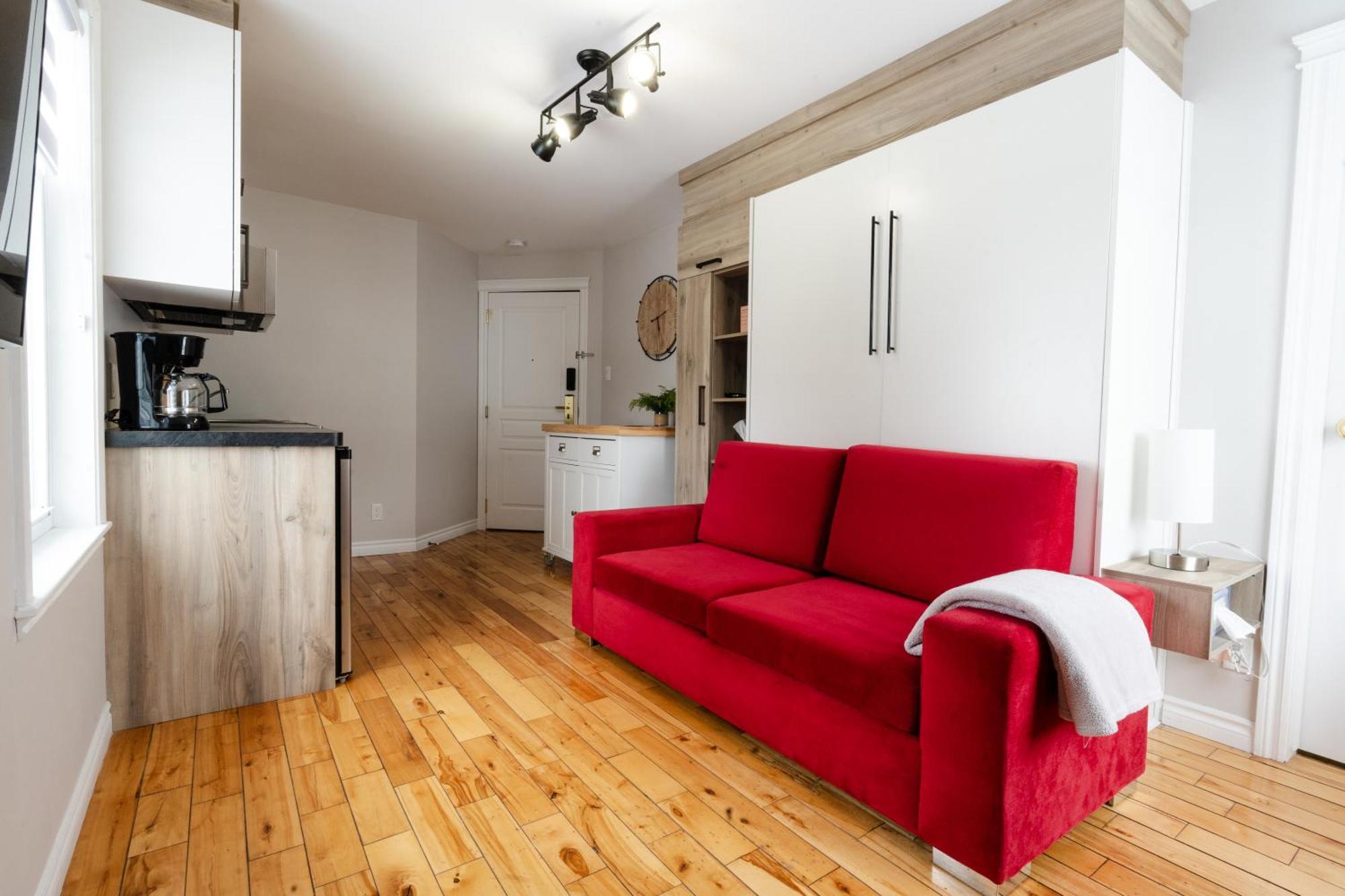 Hotel Les Quatre Bonheurs Amqui Bagian luar foto